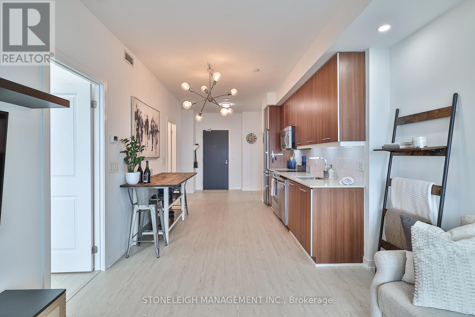 1306 - 105 George Street, Toronto, Ontario  M5S 3E6 - Photo 15 - C12216528