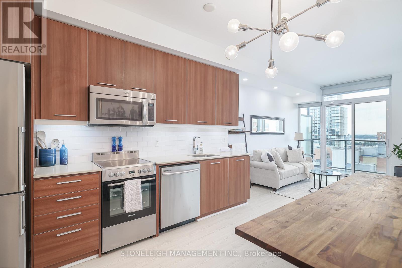 1306 - 105 George Street, Toronto, Ontario  M5S 3E6 - Photo 17 - C12216528