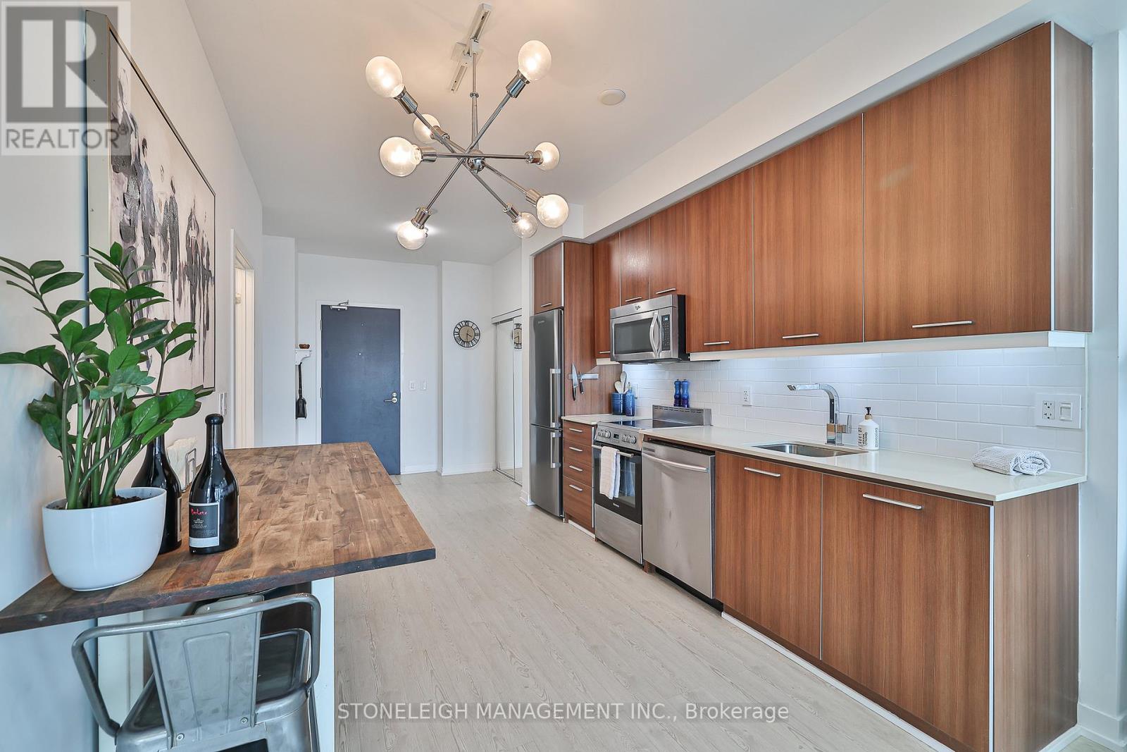 1306 - 105 George Street, Toronto, Ontario  M5S 3E6 - Photo 16 - C12216528