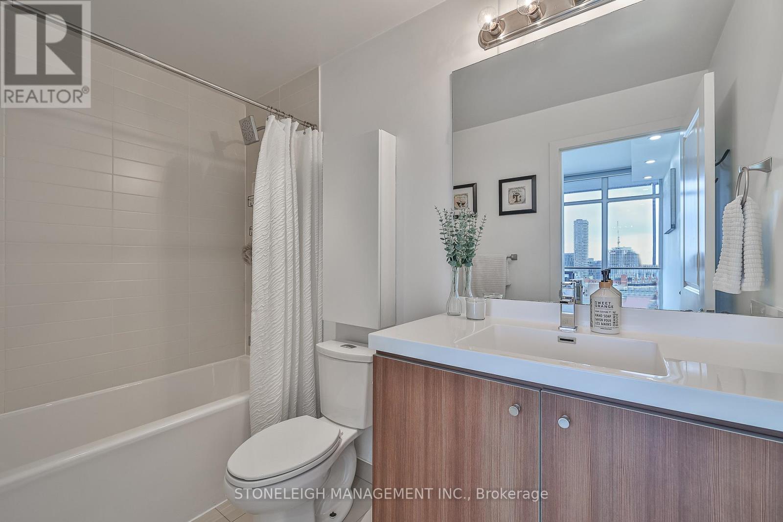1306 - 105 George Street, Toronto, Ontario  M5S 3E6 - Photo 29 - C12216528