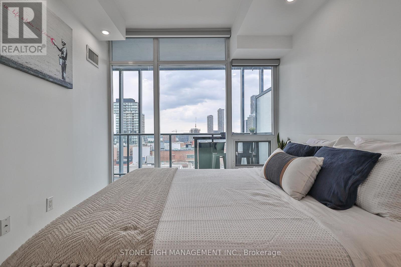 1306 - 105 George Street, Toronto, Ontario  M5S 3E6 - Photo 25 - C12216528