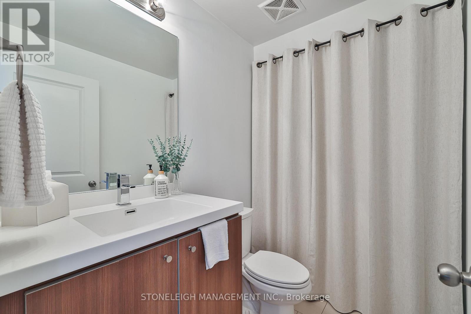 1306 - 105 George Street, Toronto, Ontario  M5S 3E6 - Photo 30 - C12216528