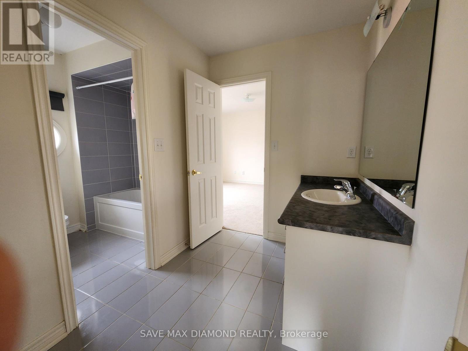 3185 Larry Crescent, Oakville, Ontario  L6M 0T1 - Photo 19 - W12005994