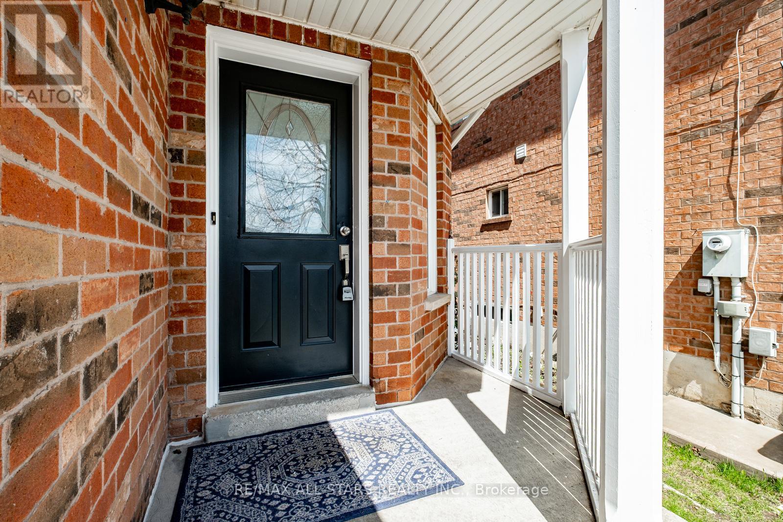 126 Lake Louise Drive, Brampton, Ontario  L6X 4Z8 - Photo 3 - W12117824