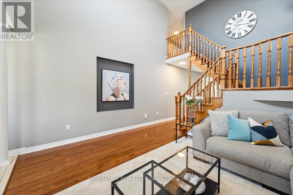 5443 Jacada Road, Burlington, Ontario  L7L 7N3 - Photo 13 - W12106536