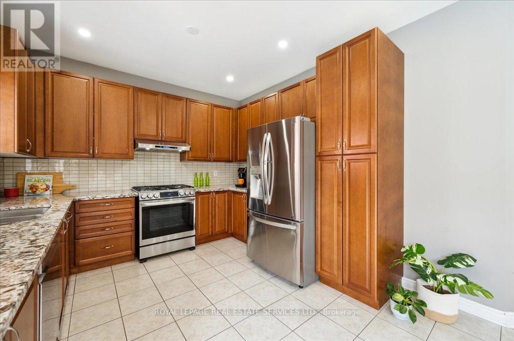 5443 Jacada Road, Burlington, Ontario  L7L 7N3 - Photo 17 - W12106536