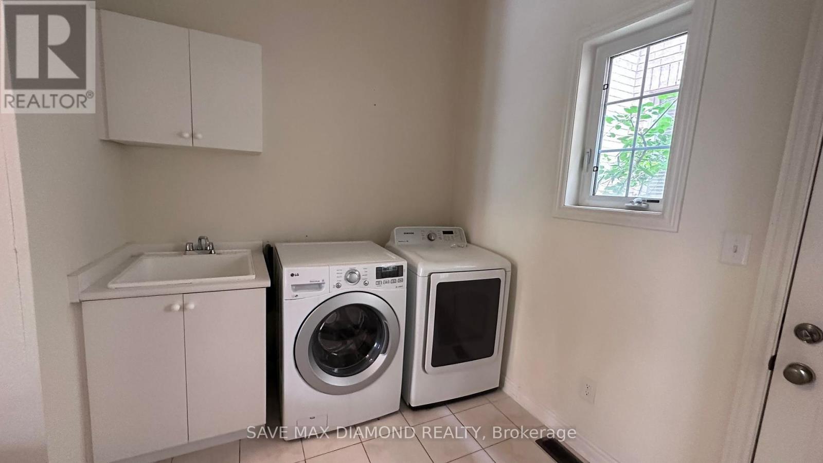 3185 Larry Crescent, Oakville, Ontario  L6M 0T1 - Photo 16 - W12005994