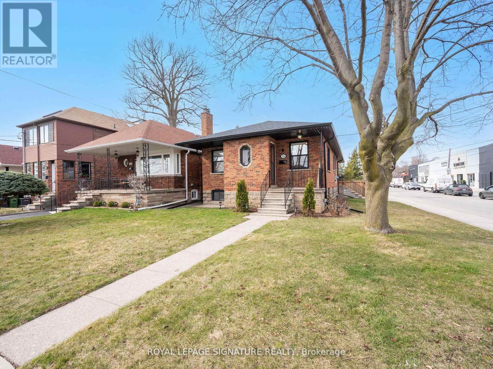 136 Schell Avenue, Toronto, Ontario  M6E 2T1 - Photo 8 - W12181367