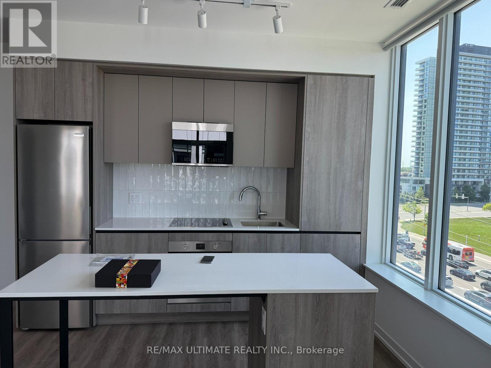 803 - 2485 Eglinton Avenue W, Mississauga, Ontario  L5M 2T1 - Photo 5 - W12215847