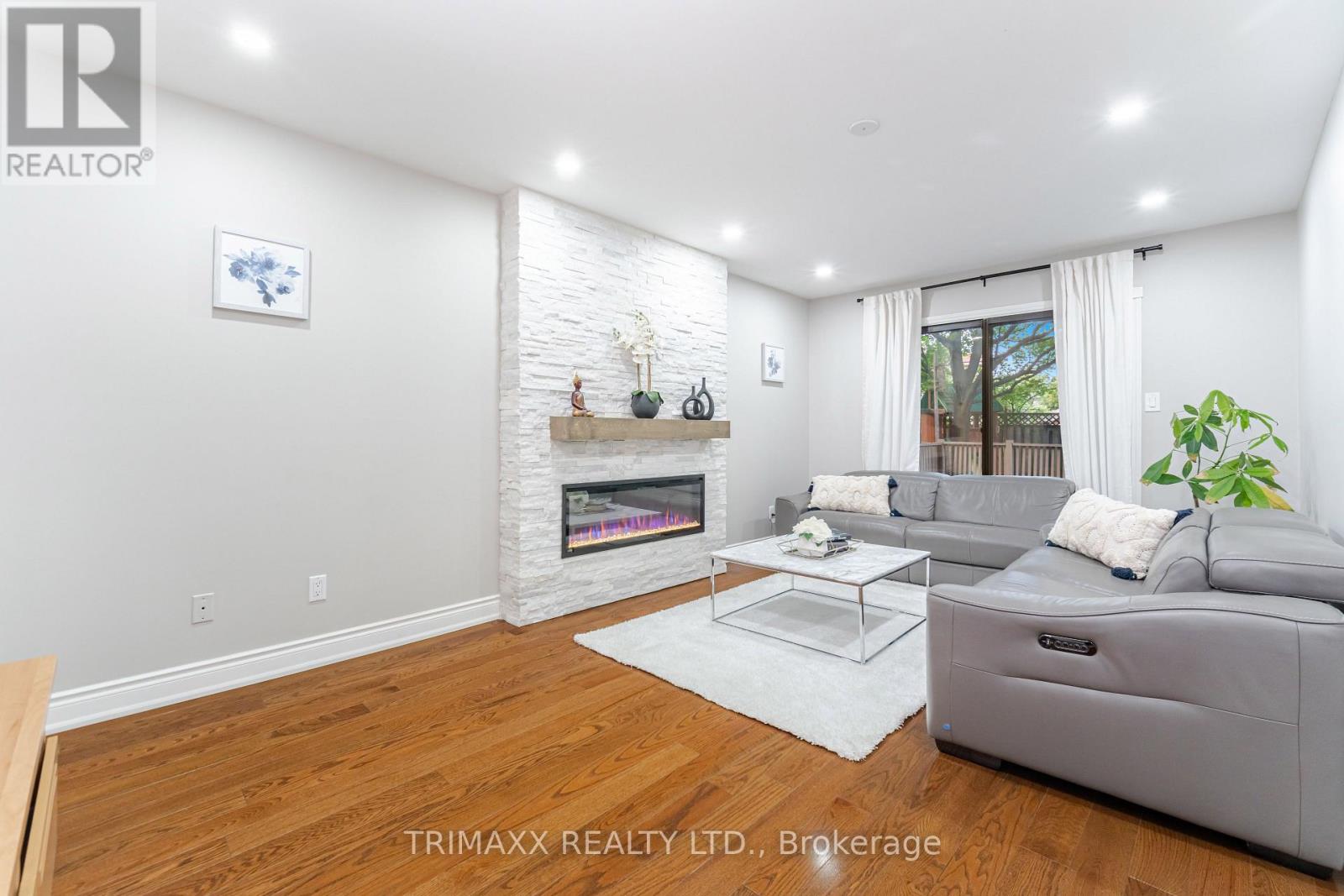 1337 Sir David Drive, Oakville (Cv Clearview), Ontario  L6J 6V5 - Photo 7 - W12215640