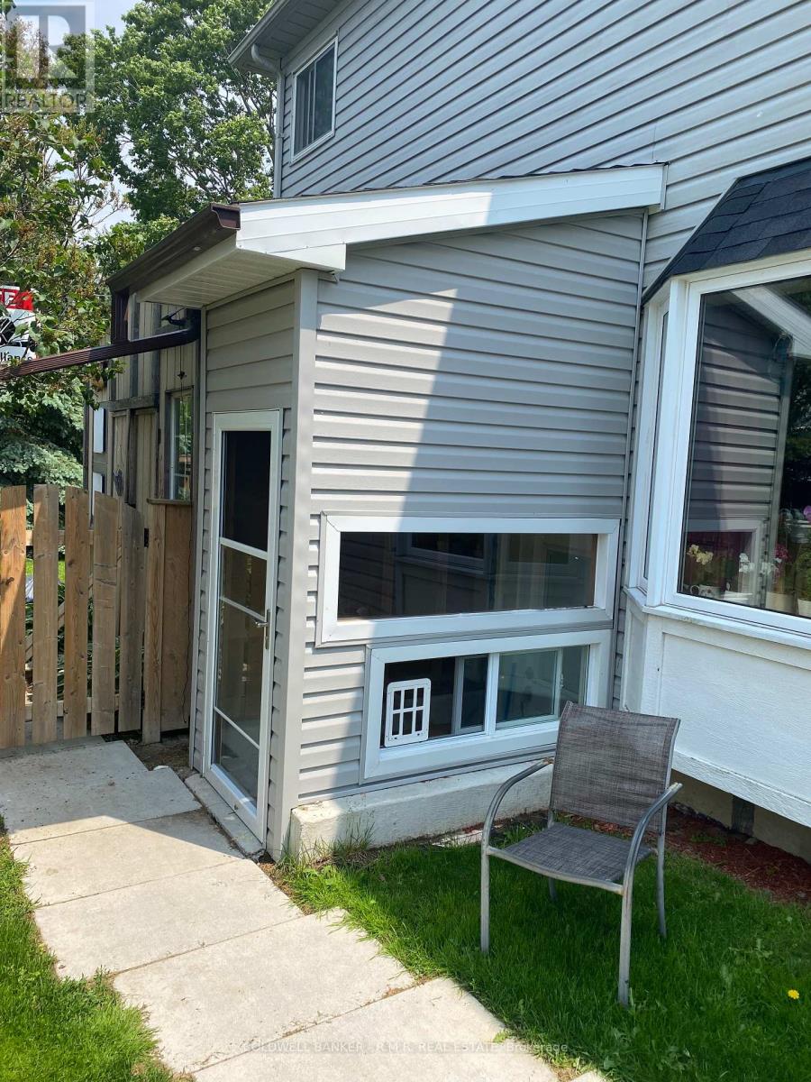 66 Ivory Court, Clarington, Ontario  L1C 5C1 - Photo 2 - E12215743