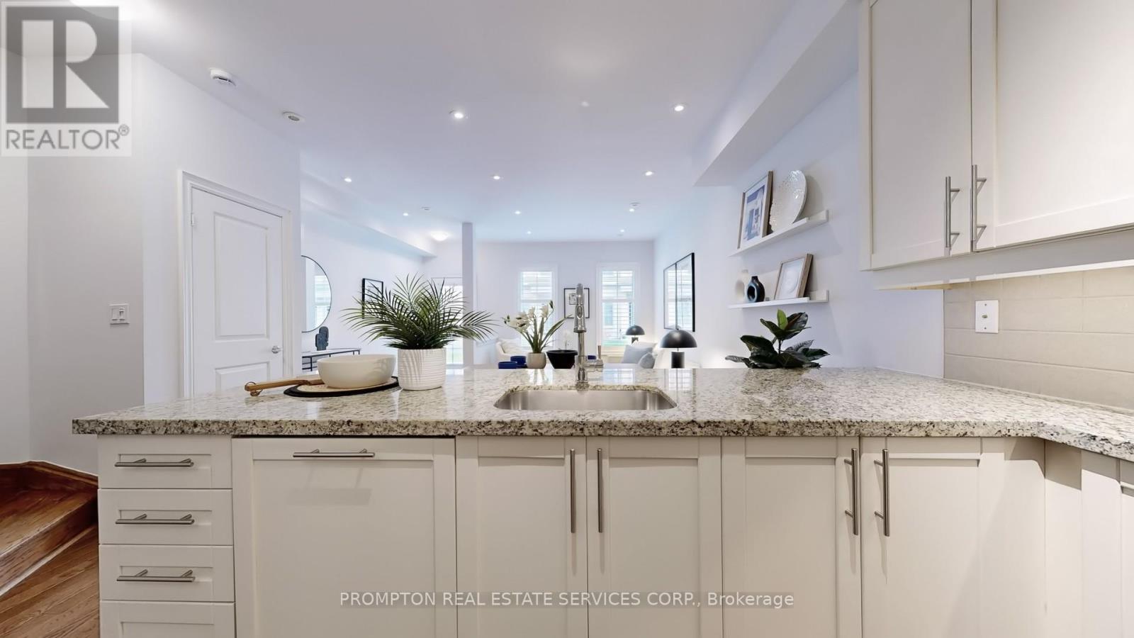 5 - 30 Hargrave Lane, Toronto (Bridle Path-Sunnybrook-York Mills), Ontario  M4N 0A4 - Photo 14 - C12215931