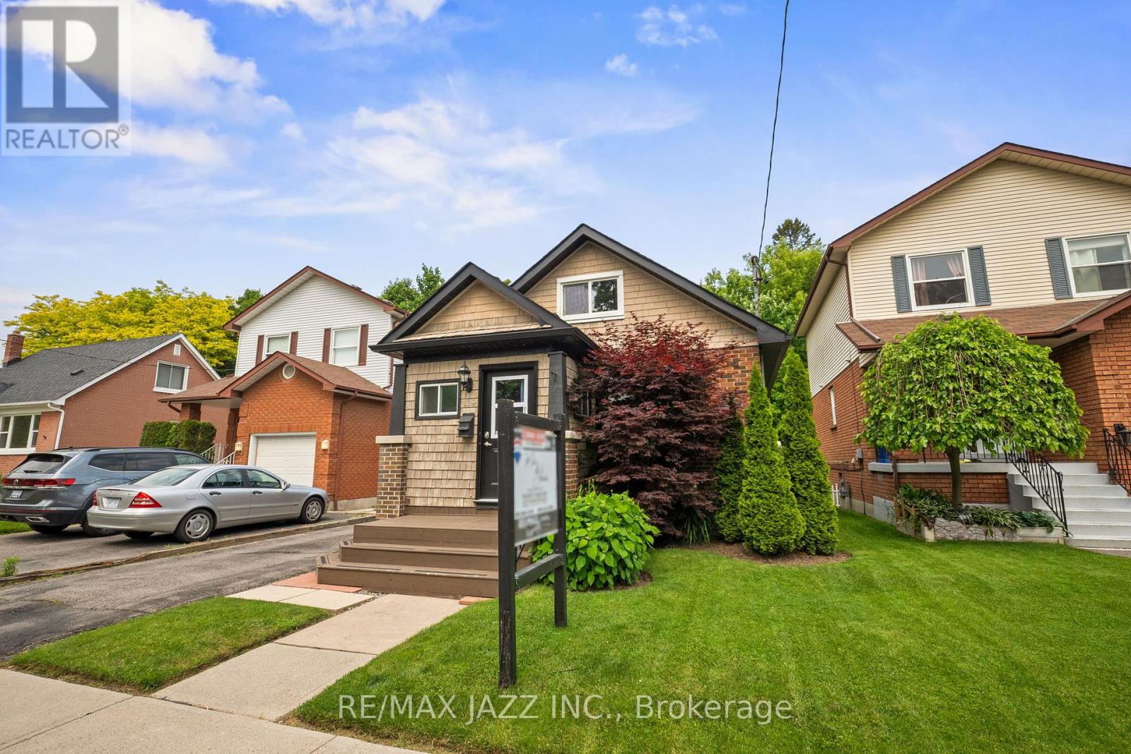 139 WARREN AVENUE, Oshawa, Ontario