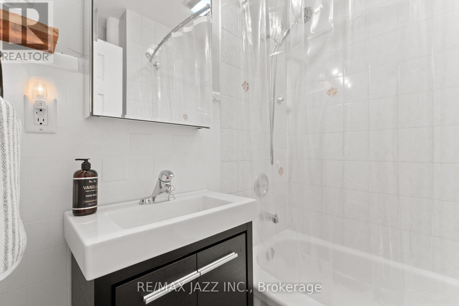 139 Warren Avenue, Oshawa, Ontario  L1J 4G5 - Photo 17 - E12215868