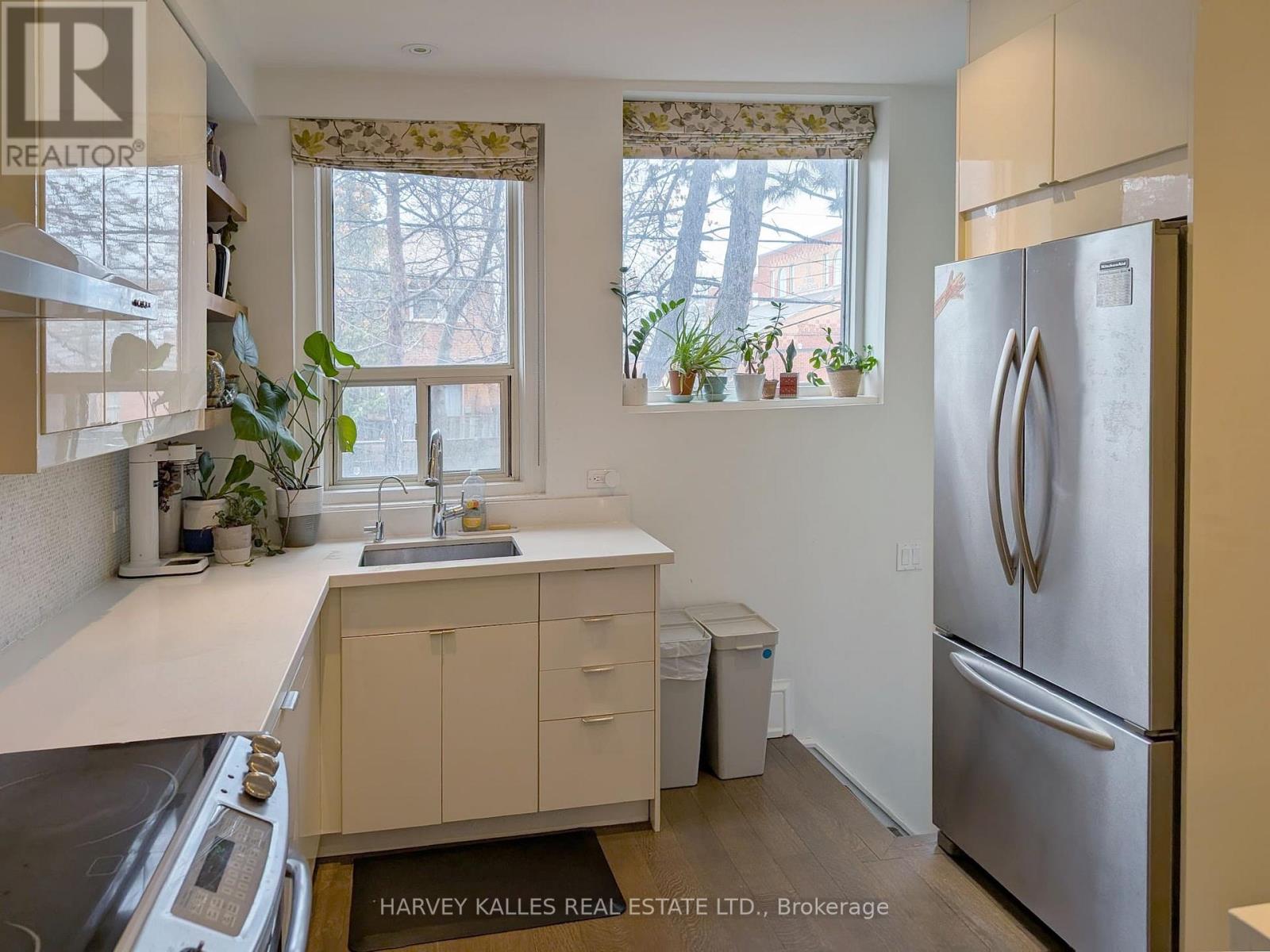 61 Marchmount Road, Toronto (Wychwood), Ontario  M6G 2A8 - Photo 7 - C12215933