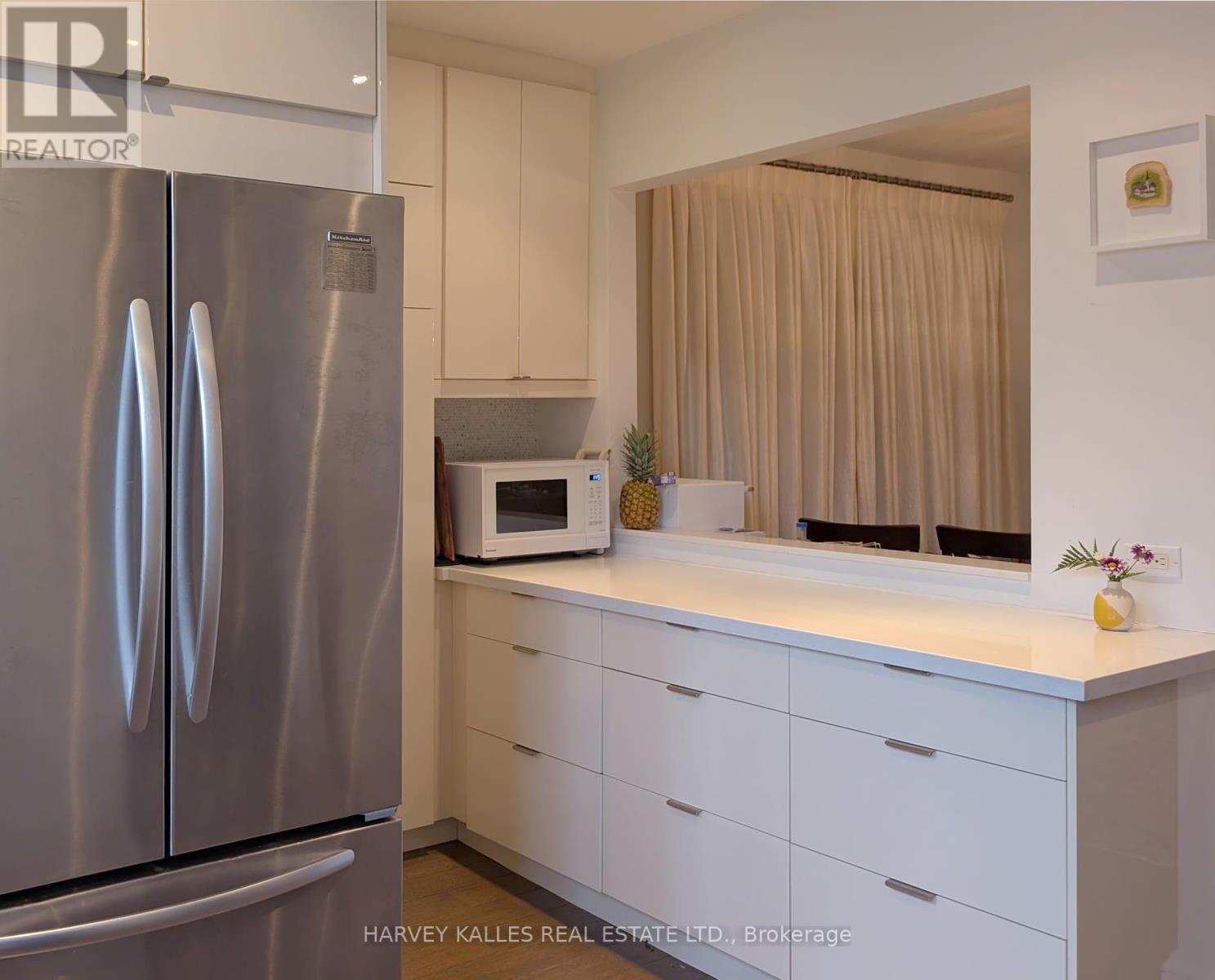 61 Marchmount Road, Toronto (Wychwood), Ontario  M6G 2A8 - Photo 6 - C12215933