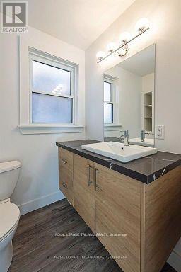 241 Ridout Street S, London South, Ontario  N6C 3Y3 - Photo 16 - X12054020