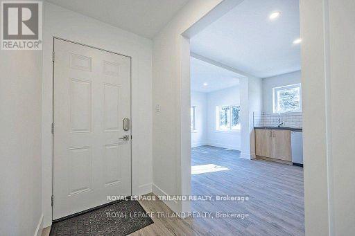 241 Ridout Street S, London South, Ontario  N6C 3Y3 - Photo 11 - X12054020