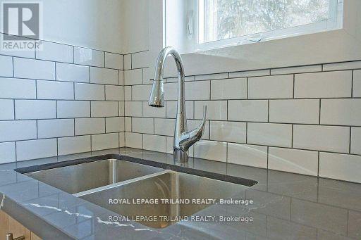 241 Ridout Street S, London South, Ontario  N6C 3Y3 - Photo 10 - X12054020