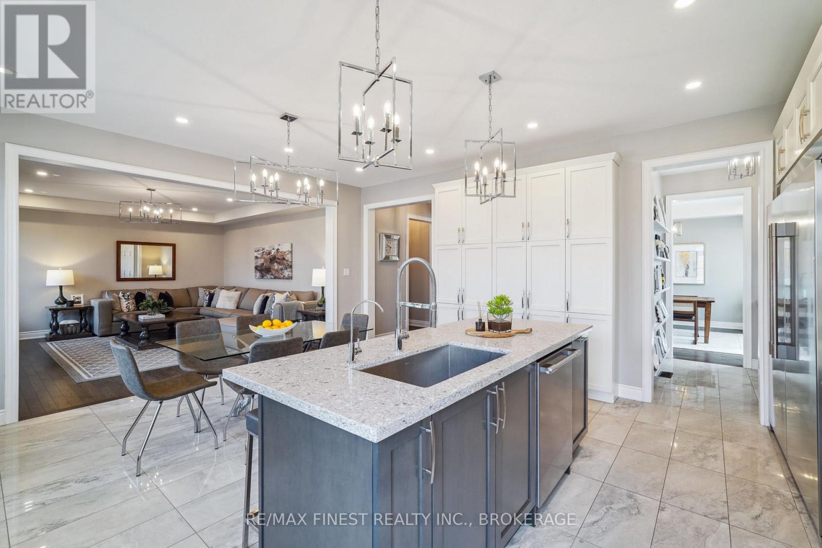 171 Frederick Pearson Street, East Gwillimbury, Ontario  L9N 0Y8 - Photo 12 - N12215973