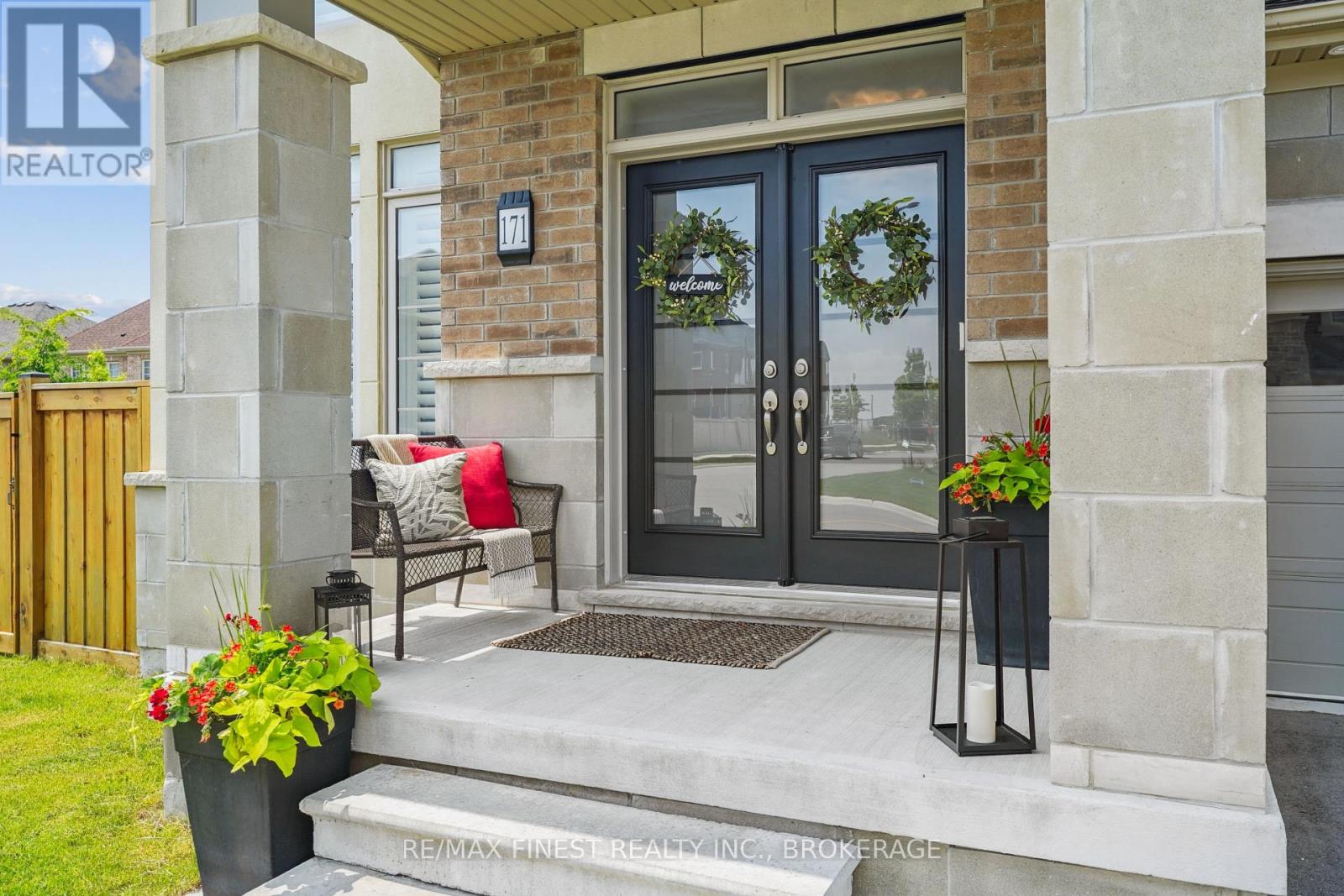 171 Frederick Pearson Street, East Gwillimbury, Ontario  L9N 0Y8 - Photo 4 - N12215973