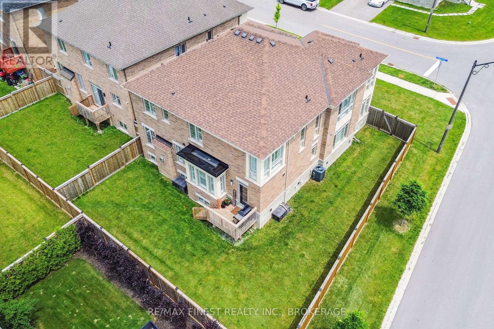 171 Frederick Pearson Street, East Gwillimbury, Ontario  L9N 0Y8 - Photo 39 - N12215973