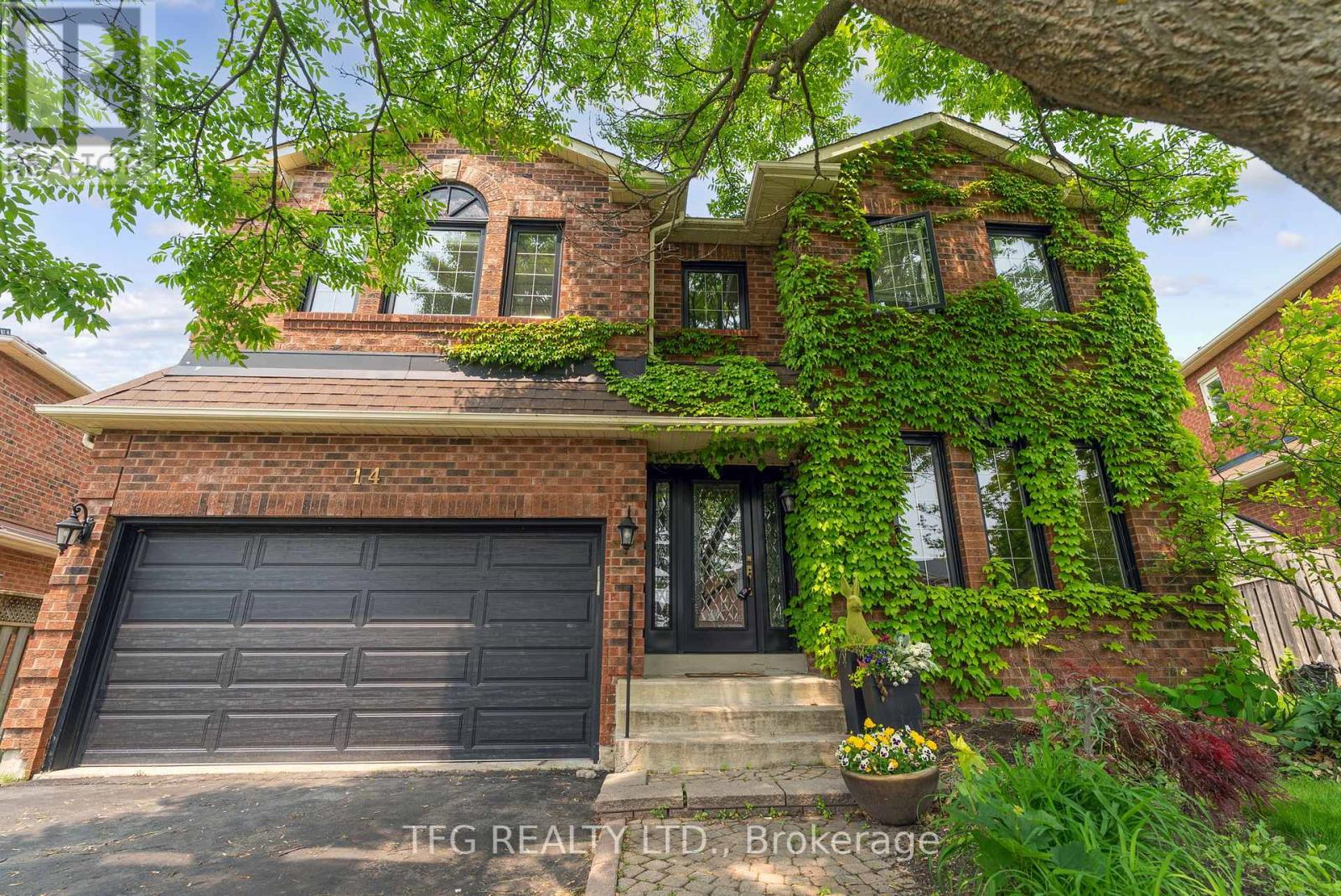 14 LISMER DRIVE, Whitby, Ontario