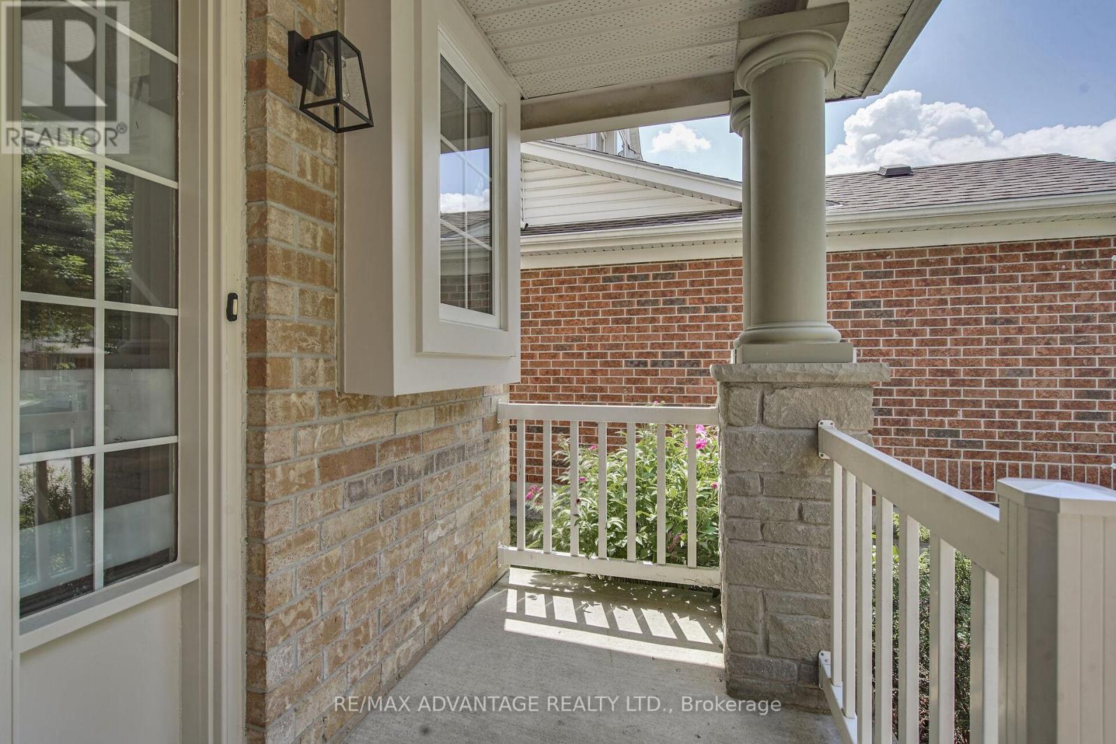 Photo 4 of 47 for 176 Rossmore Court