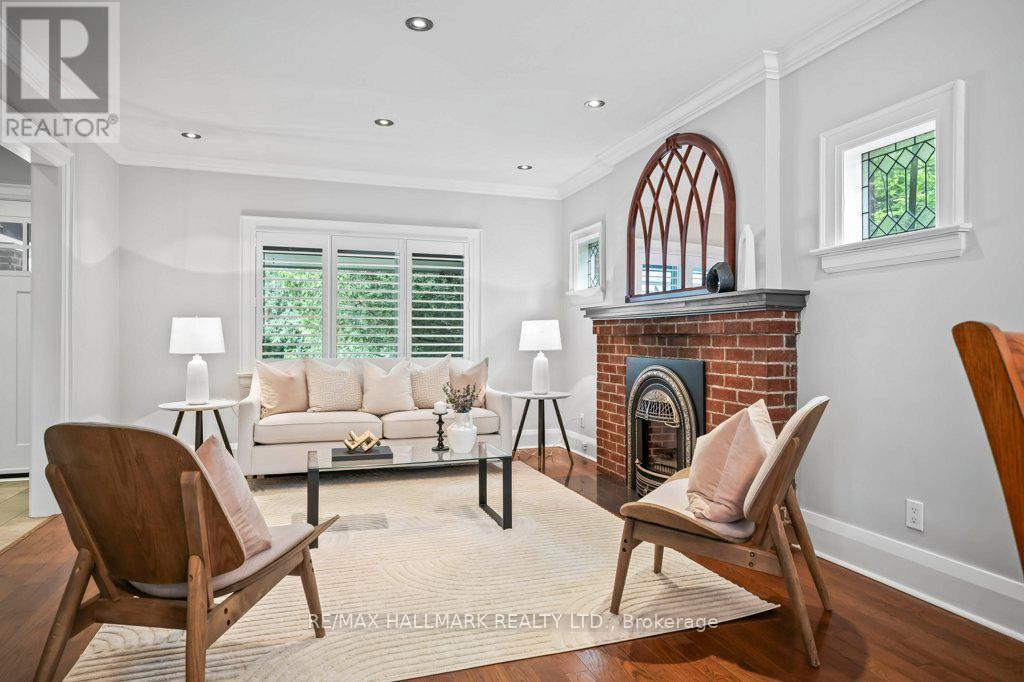 25 Selwood Avenue, Toronto (The Beaches), Ontario  M4E 1B3 - Photo 4 - E12215890