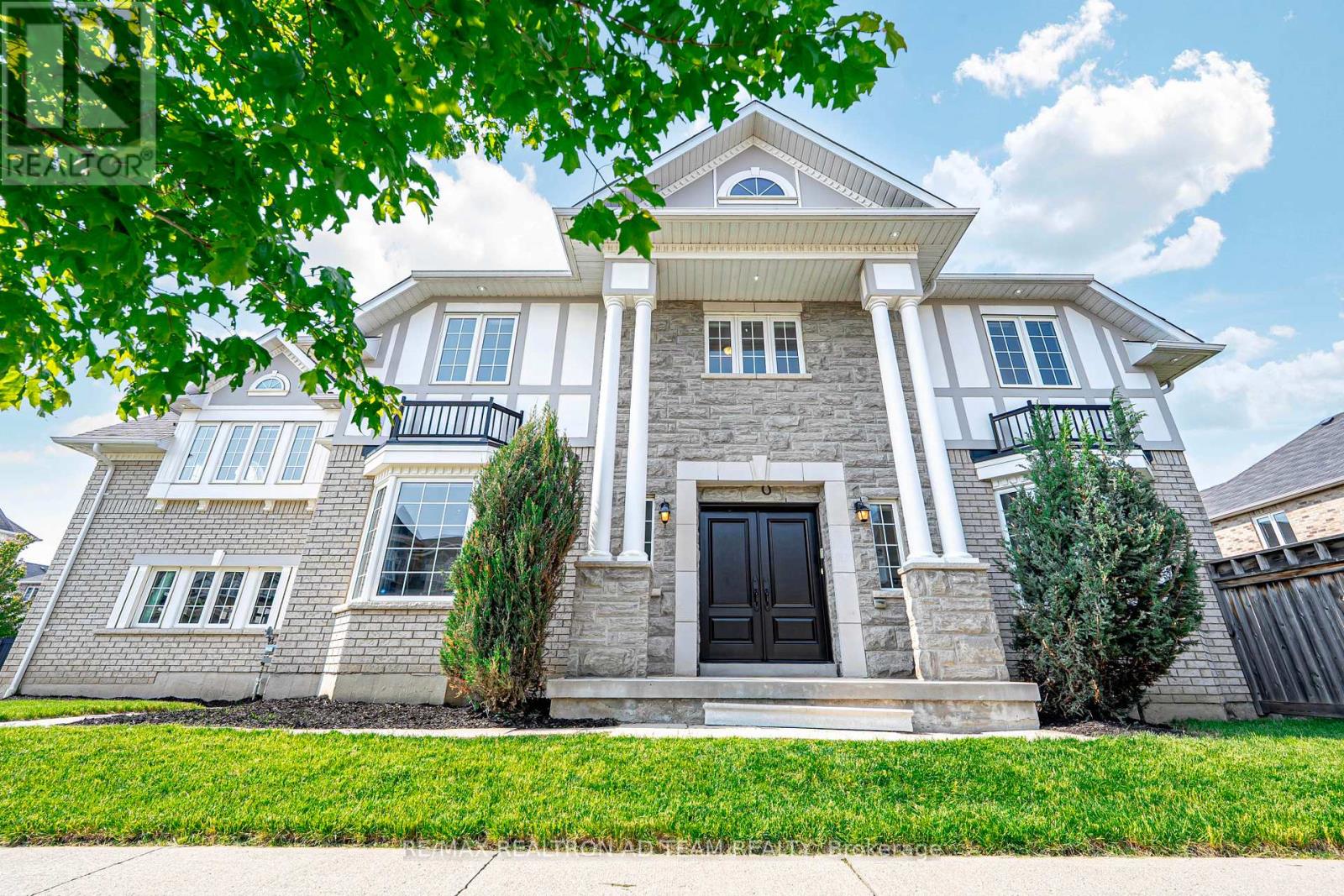 62 MCCOURT DRIVE, Ajax, Ontario