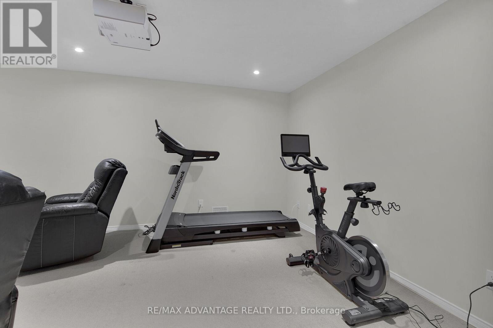 176 Rossmore Court, London South (South P), Ontario  N6C 6B9 - Photo 31 - X12215864