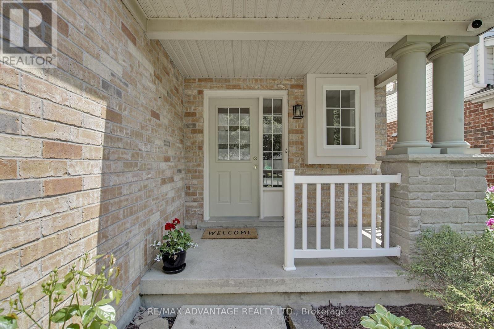 176 Rossmore Court, London South (South P), Ontario  N6C 6B9 - Photo 3 - X12215864
