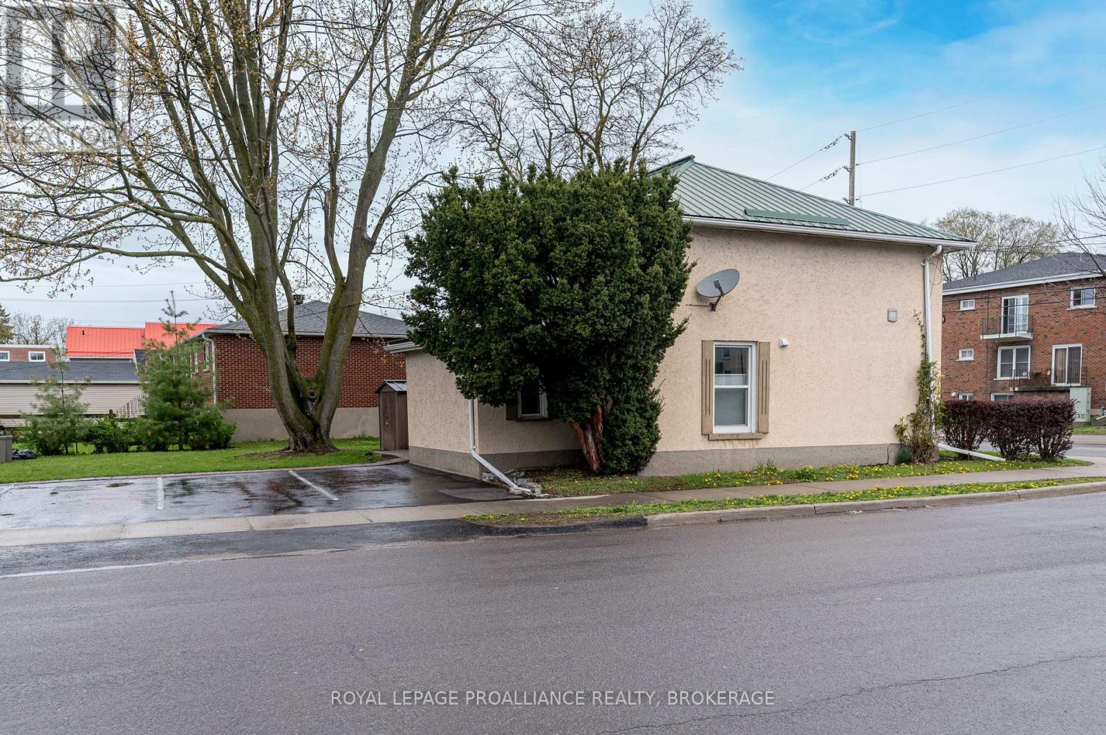 390 Division Street, Kingston, Ontario  K7K 4A7 - Photo 39 - X12158057