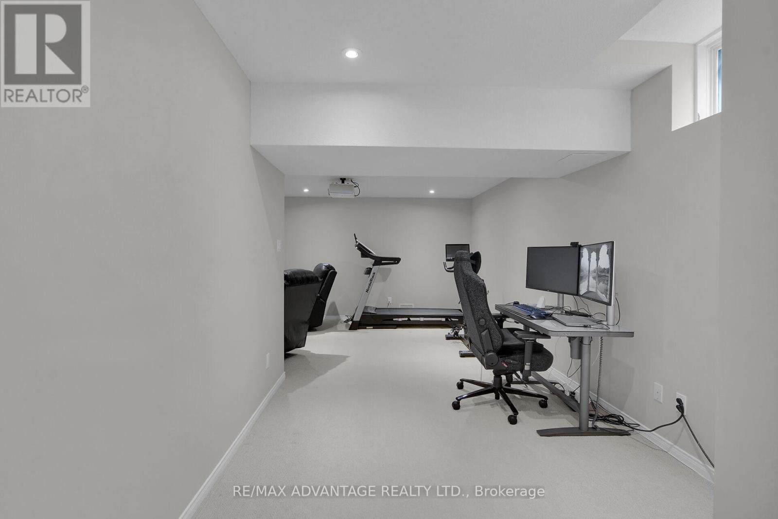 176 Rossmore Court, London South (South P), Ontario  N6C 6B9 - Photo 30 - X12215864