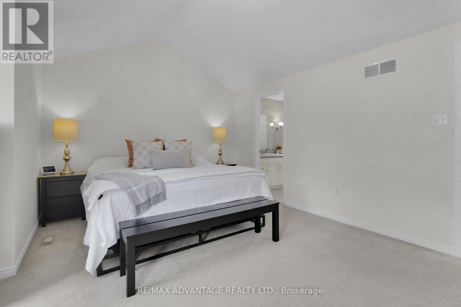 176 Rossmore Court, London South (South P), Ontario  N6C 6B9 - Photo 21 - X12215864