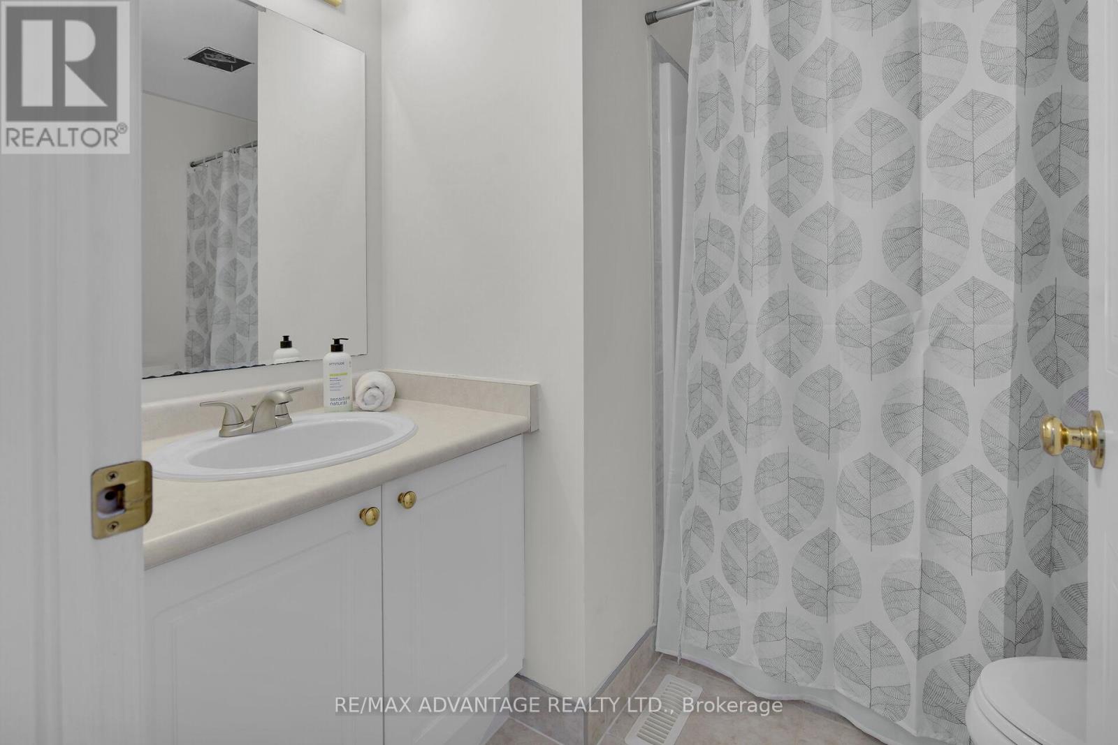 176 Rossmore Court, London South (South P), Ontario  N6C 6B9 - Photo 25 - X12215864