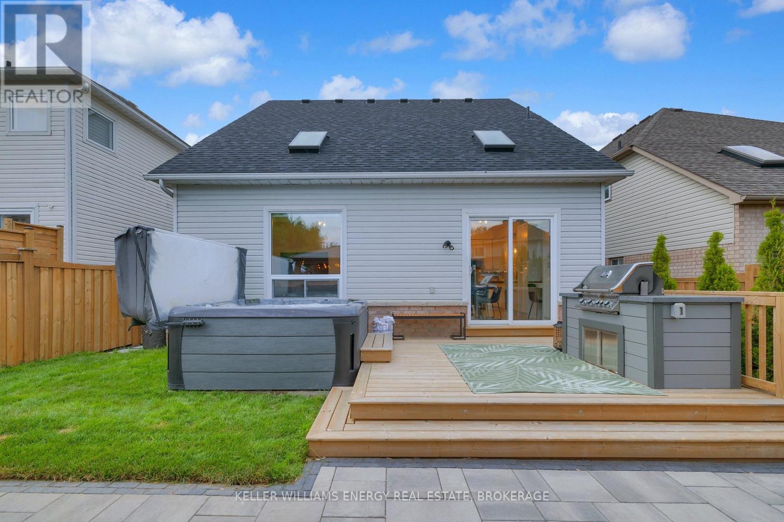 65 Scadding Avenue, Whitby, Ontario  L1N 9X3 - Photo 33 - E12216387