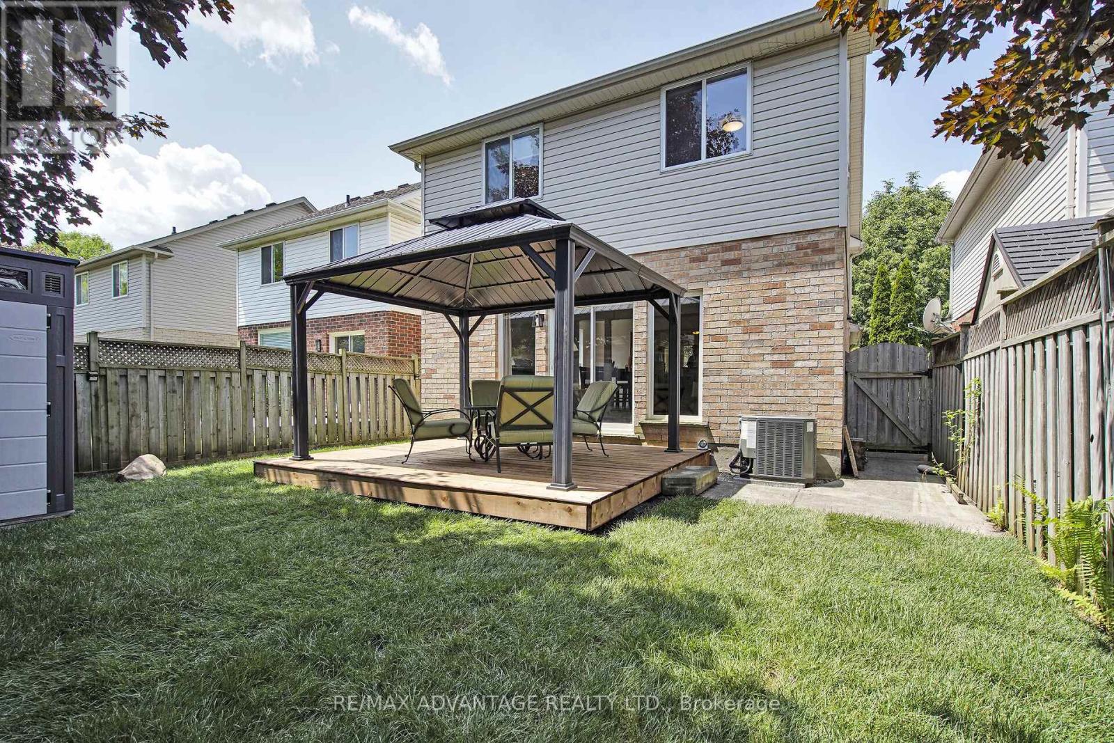 176 Rossmore Court, London South (South P), Ontario  N6C 6B9 - Photo 38 - X12215864