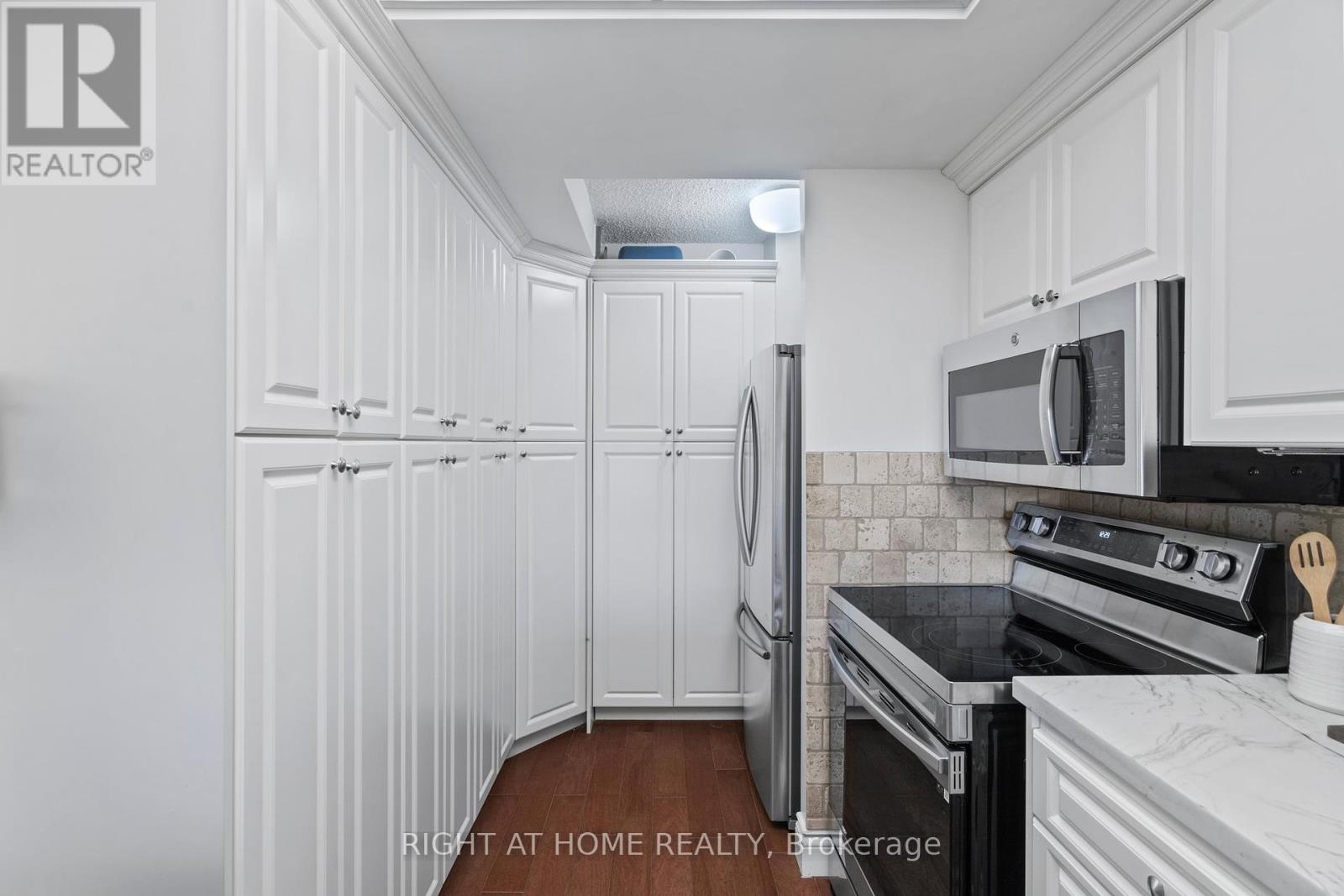415 - 712 Rossland Road E, Whitby, Ontario  L1N 9E8 - Photo 5 - E12216399