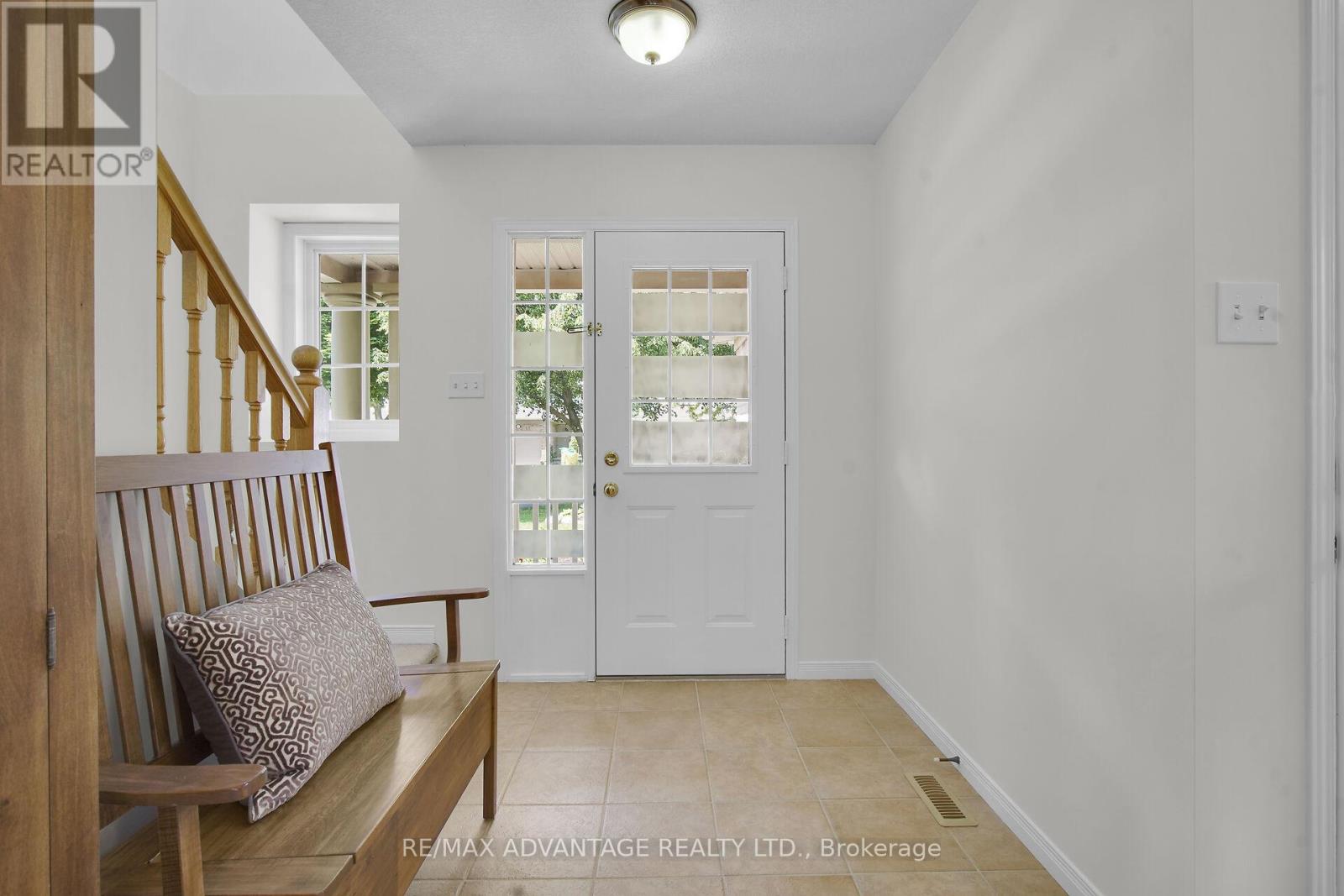 176 Rossmore Court, London South (South P), Ontario  N6C 6B9 - Photo 6 - X12215864