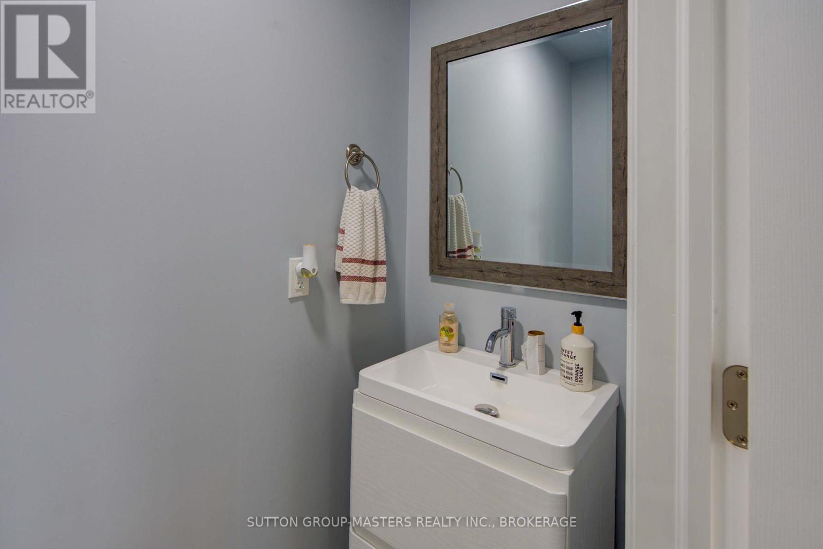 302 Greens Road, Leeds And The Thousand Islands, Ontario  K0H 2N0 - Photo 23 - X12209485