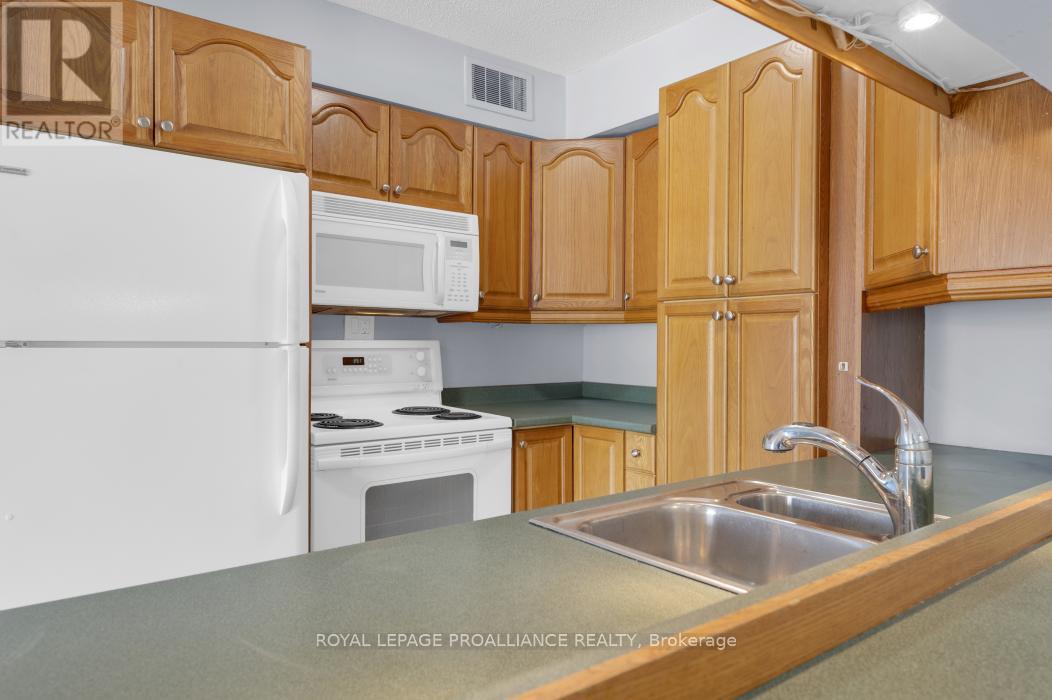 405 - 350 Front Street, Belleville, Ontario  K8N 5M5 - Photo 13 - X12128839