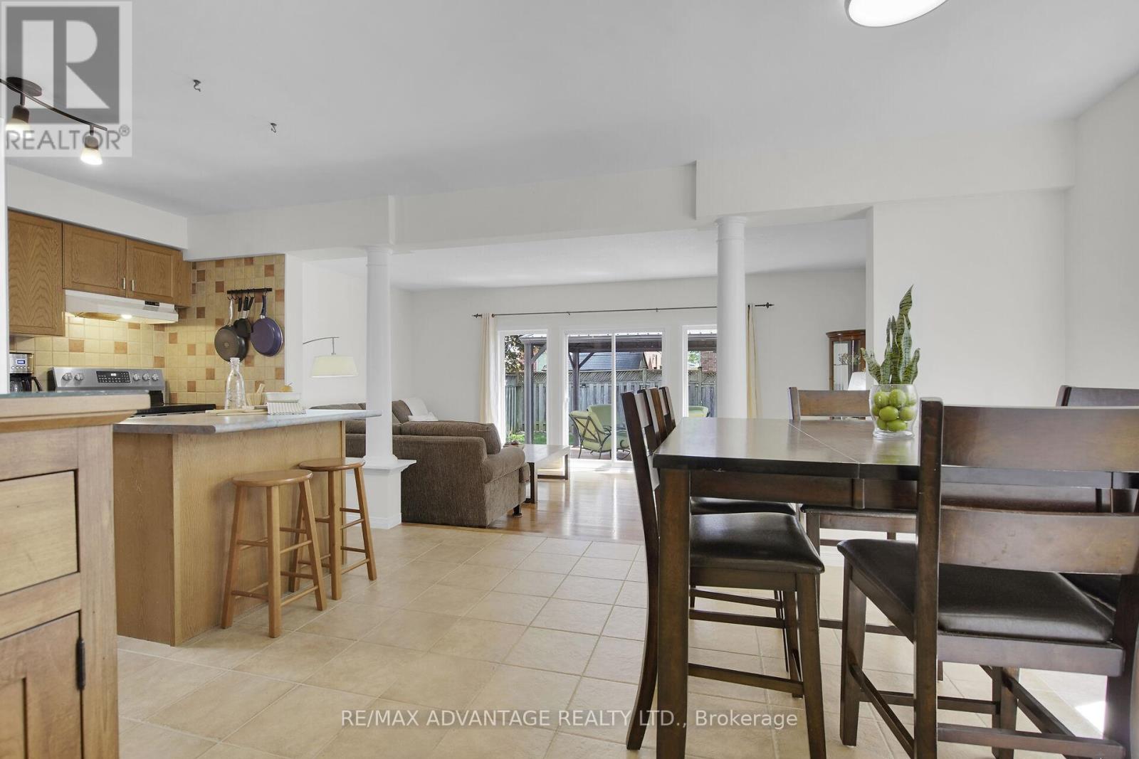 176 Rossmore Court, London South (South P), Ontario  N6C 6B9 - Photo 8 - X12215864