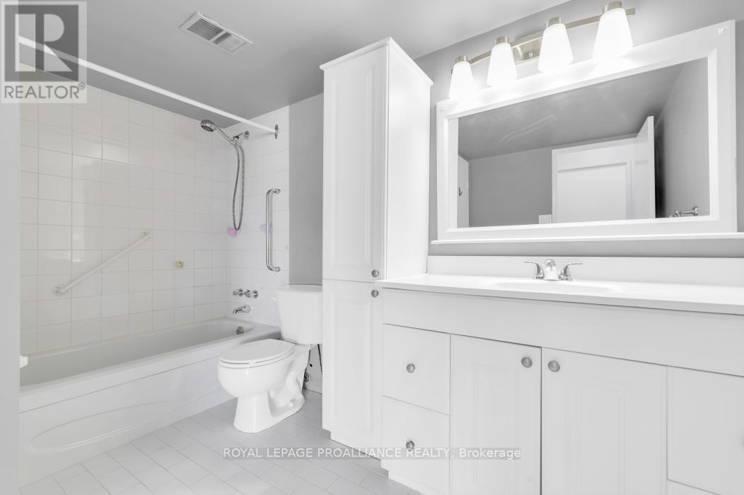 405 - 350 Front Street, Belleville, Ontario  K8N 5M5 - Photo 25 - X12128839