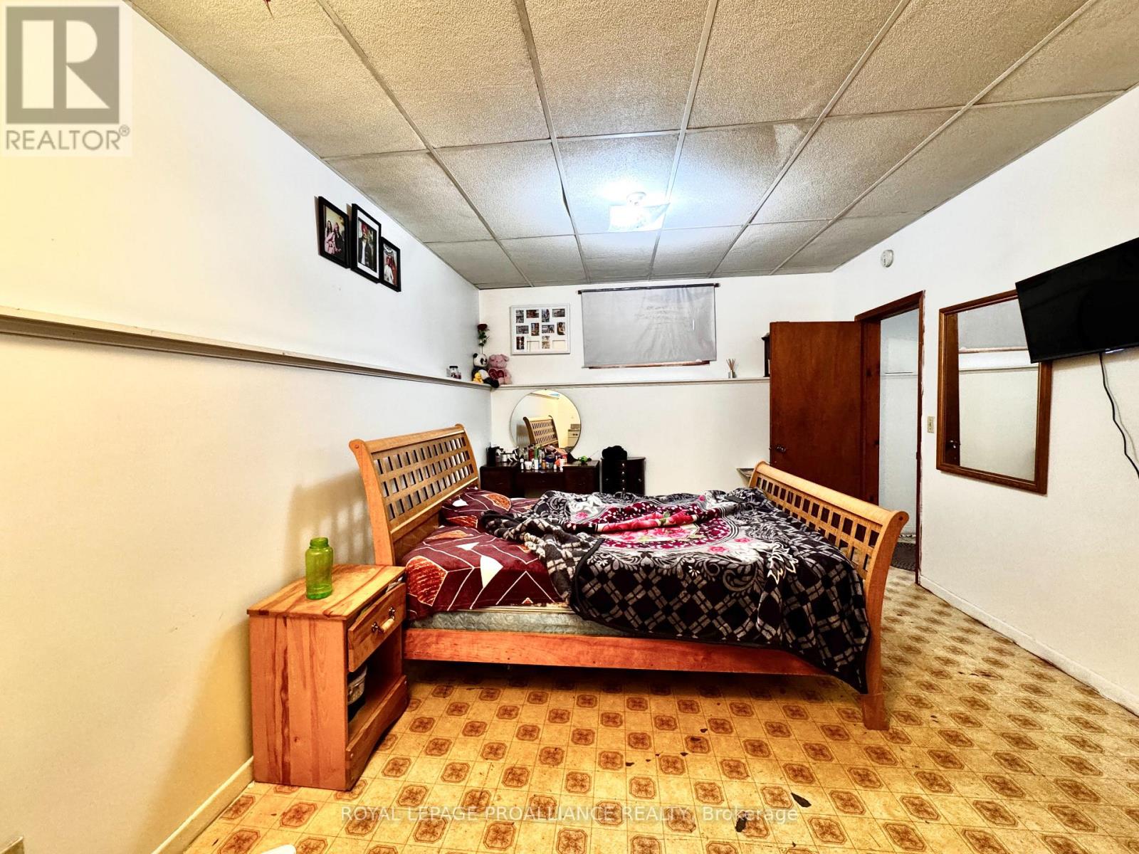 57 Donald Street, Belleville, Ontario  K8P 2J2 - Photo 15 - X12038527