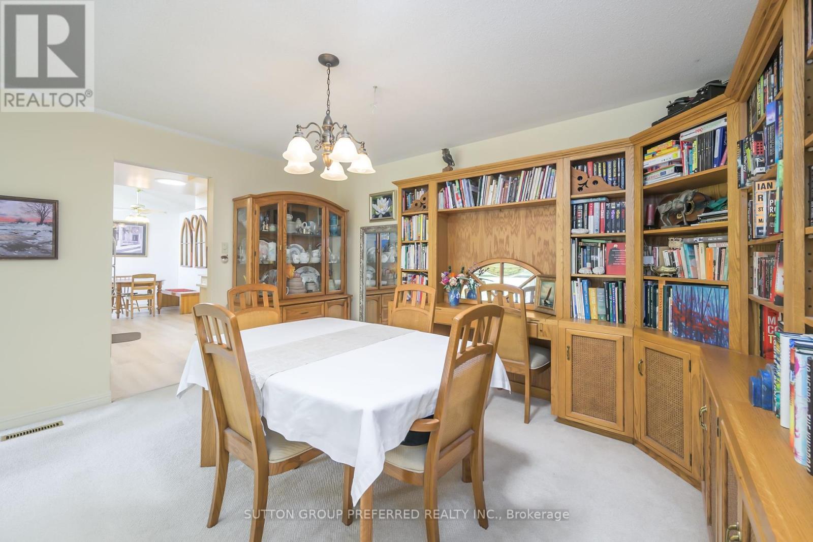 51 - 50 Fiddlers Green Road, London North (North P), Ontario  N6H 4T4 - Photo 16 - X12215913