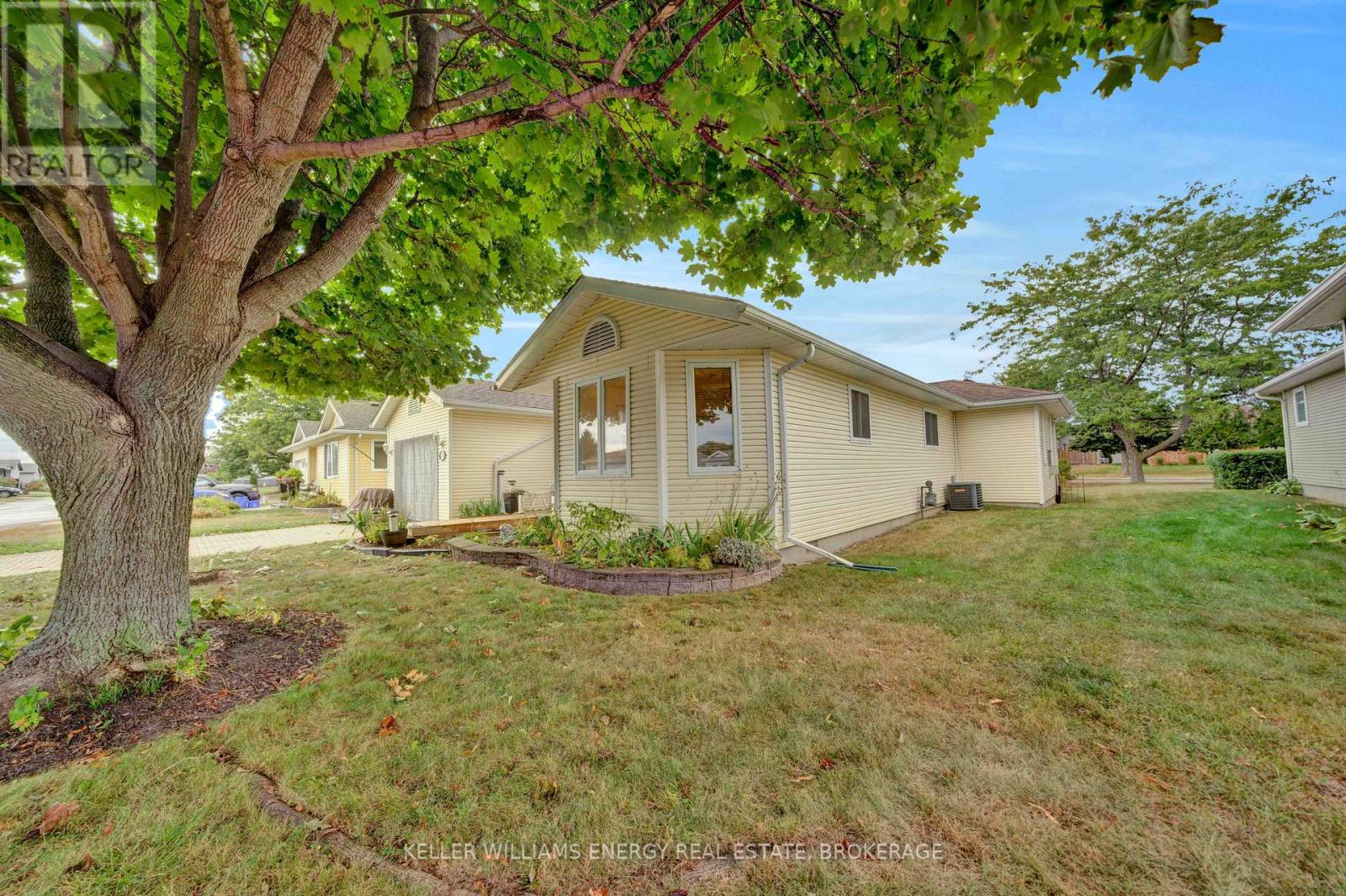 4 Heritage Drive, Prince Edward County, Ontario K0K 3L0 - Photo 5 - X12211785