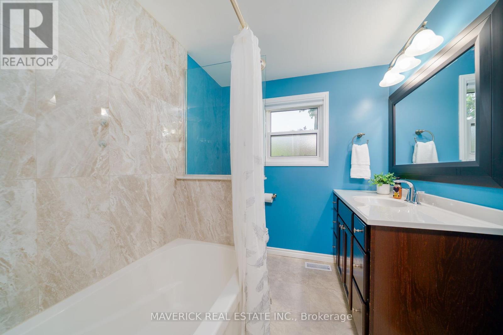 485 Griffith Street, London South, Ontario  N6K 2S3 - Photo 14 - X12215926