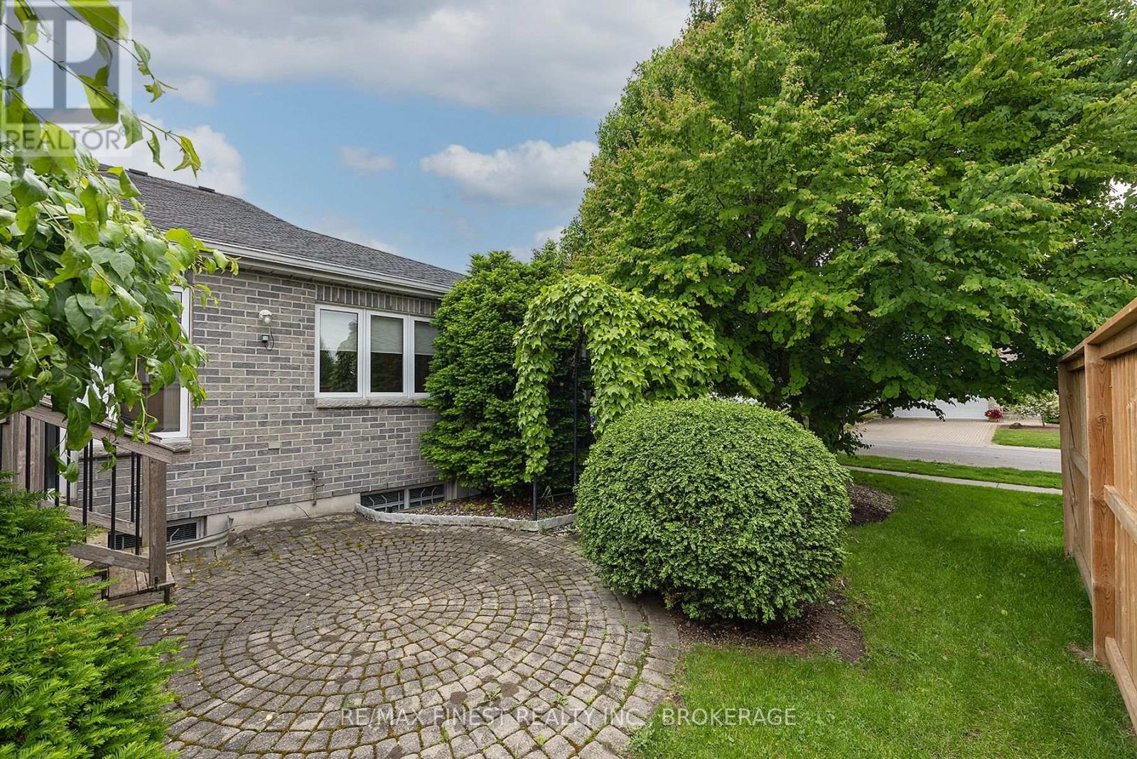 715 Millwood Drive, Kingston, Ontario  K7M 8Z2 - Photo 8 - X12215938