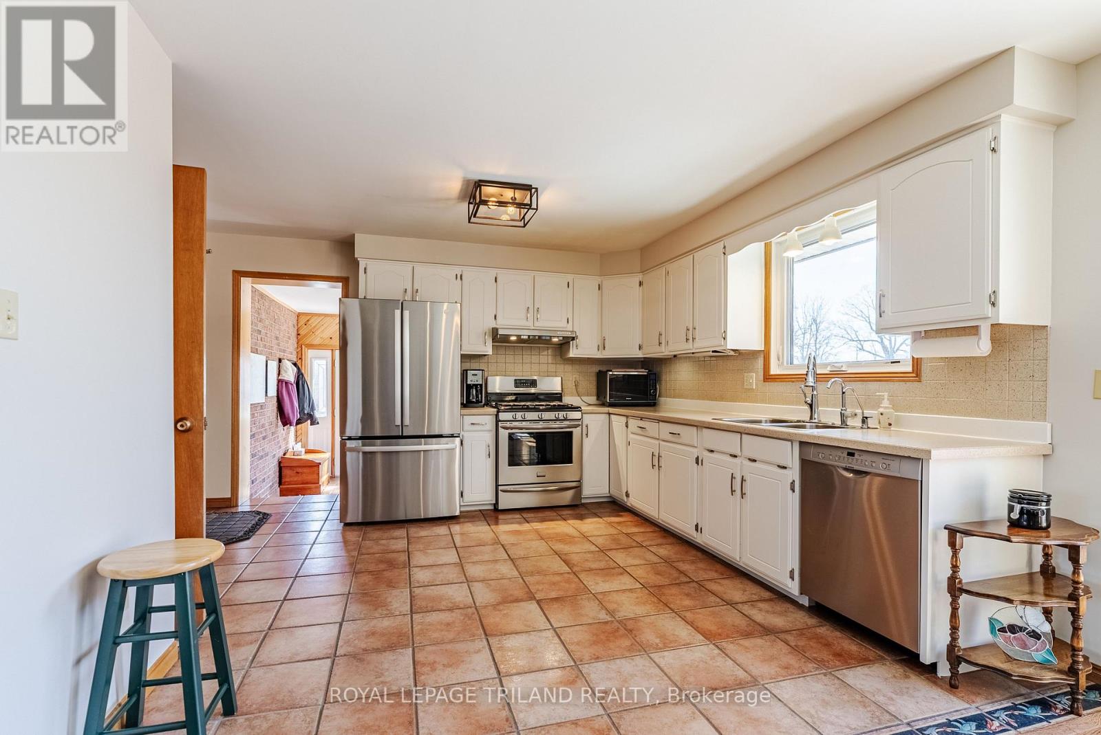 43845 Sparta Line, Central Elgin, Ontario  N5P 3S8 - Photo 7 - X12215932